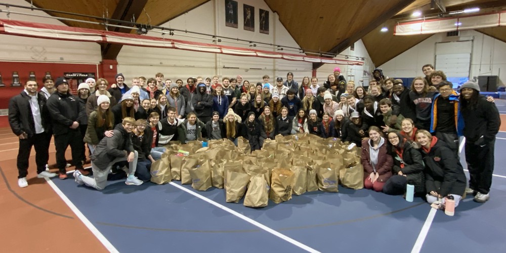 The Ohio Wesleyan men's and women's track &amp; field teams completed a community service day, collecting 80 grocery bags of food for the Delaware Center to help feed low-income and recovering people in the community.

<a href="/OhioWesleyan/">Ohio Wesleyan University</a>