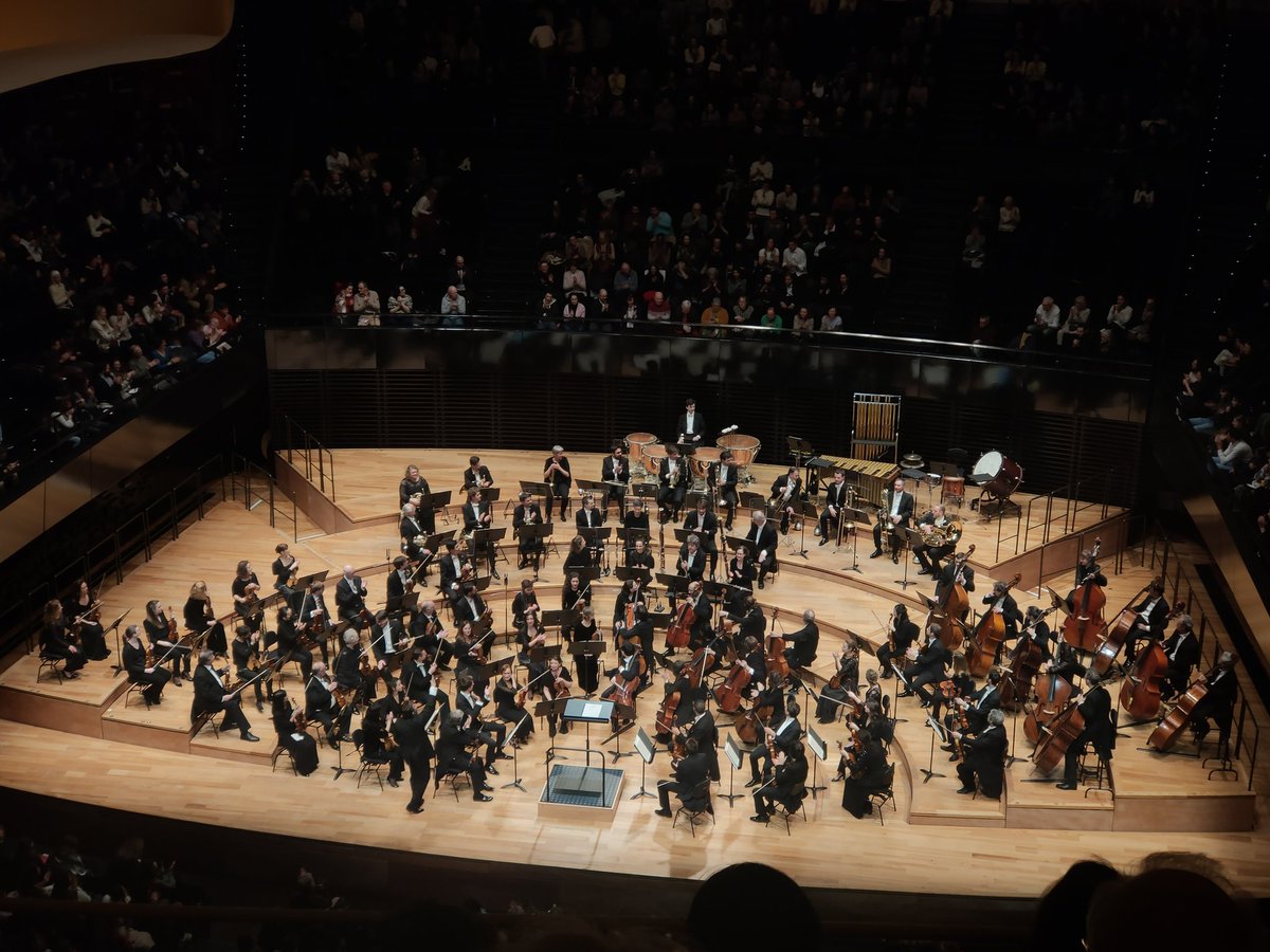 carnetsol's tweet photo. #ConcertSurSol #60
OH LÀ LÀ LÀ LÀ.
Après ça, je suis prêt à soutenir un duel à toute outrance contre celui qui viendrait prétendre que l' @ONDIF n'est pas le meilleur orchestre du monde !
Jamais entendu un orchestre sonner à ce point comme une seule volonté – https://t.co/Z4O8pdqaUu