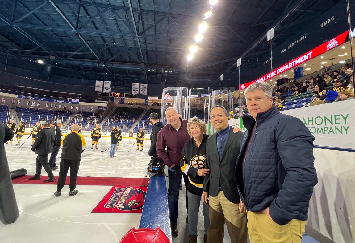 bridginglowell's tweet photo. Spotlight on our fans &amp; sponsors at the hockey game! 🏒📸 Your support was phenomenal. Thanks for being part of the #BridgeClubLowell family! #CommunitySpirit #ThankYou https://t.co/C2CvivUV6a