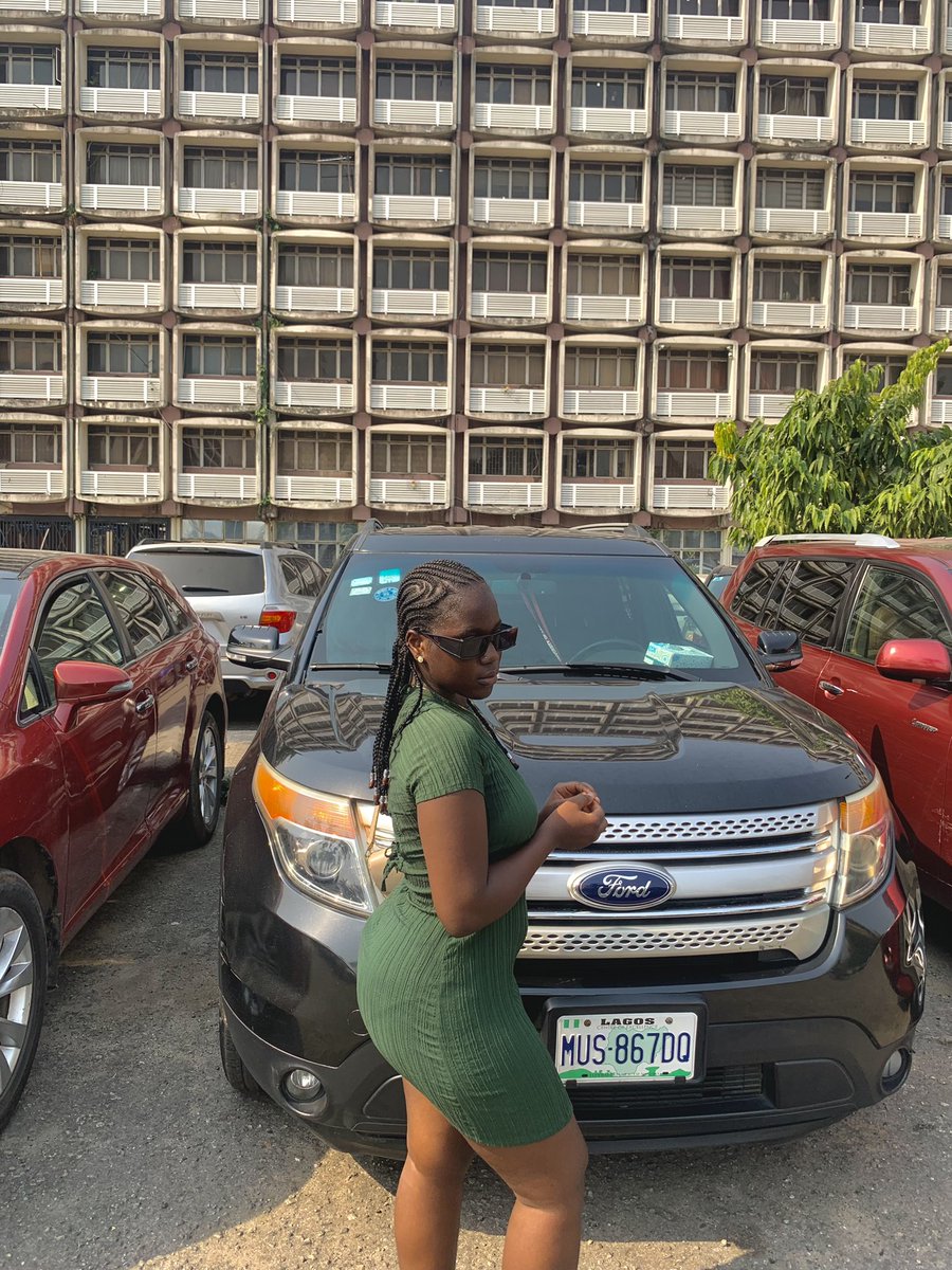 Aanuoluwapooo's tweet photo. Stepped out to see my friends that survived Unilag 😁 https://t.co/J10fSQhFSx