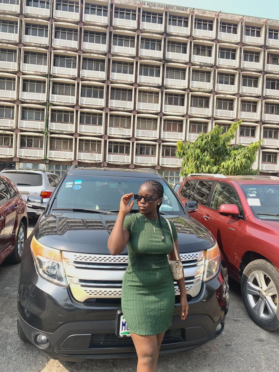 Aanuoluwapooo's tweet photo. Stepped out to see my friends that survived Unilag 😁 https://t.co/J10fSQhFSx