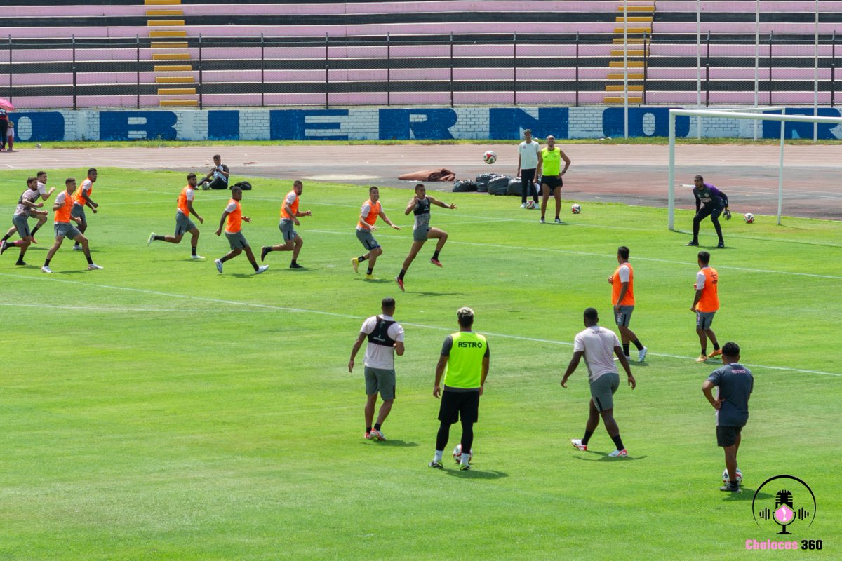 Sport Boys realizo su primer entrenamiento en el Miguel Grau. El equipo rosado finalizo la practica con movimientos de balón parado.

Los #chalacos continúan su preparación para afrontar este domingo el “Trofeo Lizárraga”.

Galería completa aquí:
facebook.com/chalacos360/po…