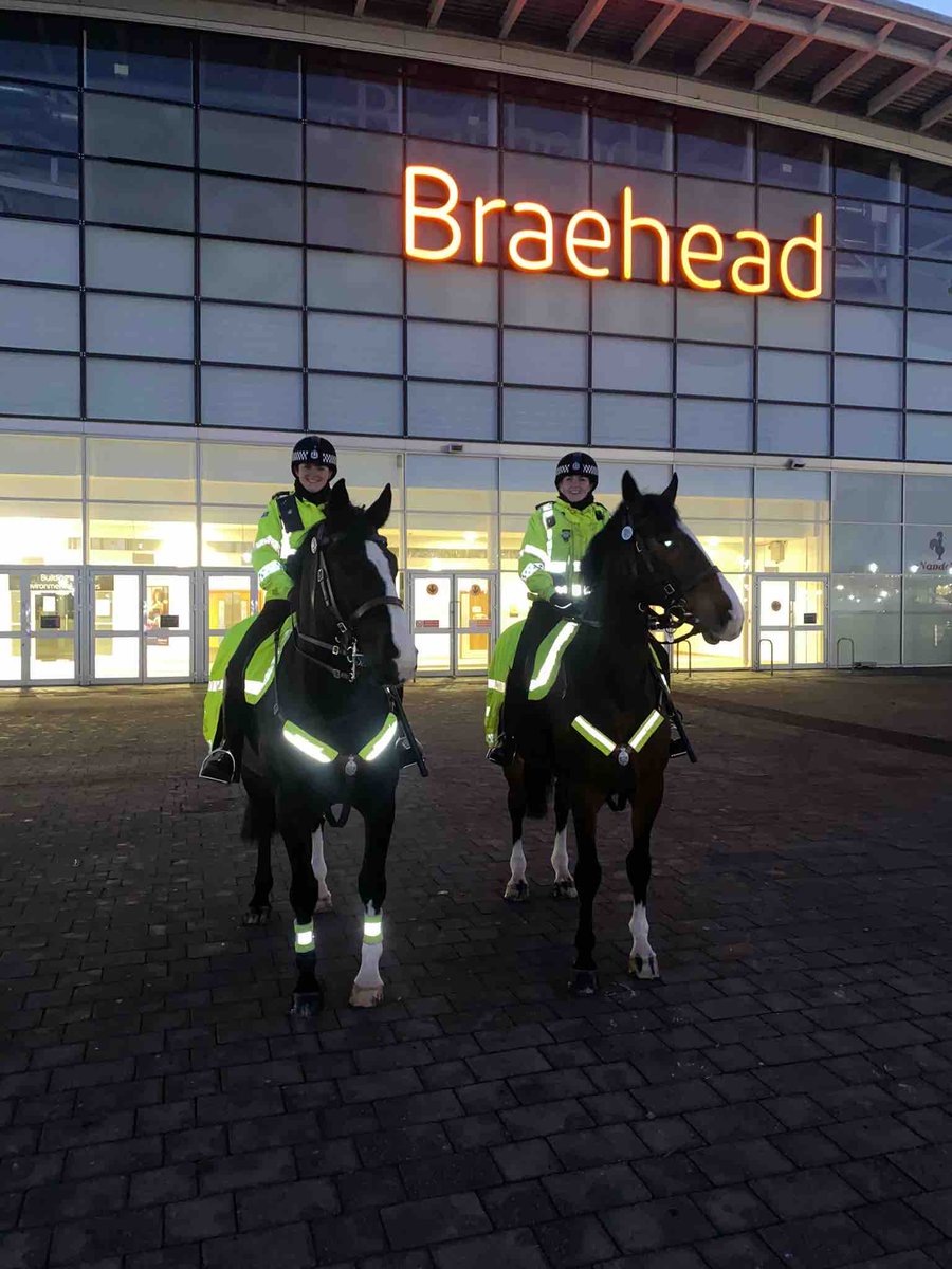 Our officers have been assisting local policing colleagues and partners in the Braehead and Renfrew area providing high profile patrols. We will continue to patrol this area in the coming days. 🐴 #KeepingPeopleSafe @PSOSRenfrew @Braeheadcentre