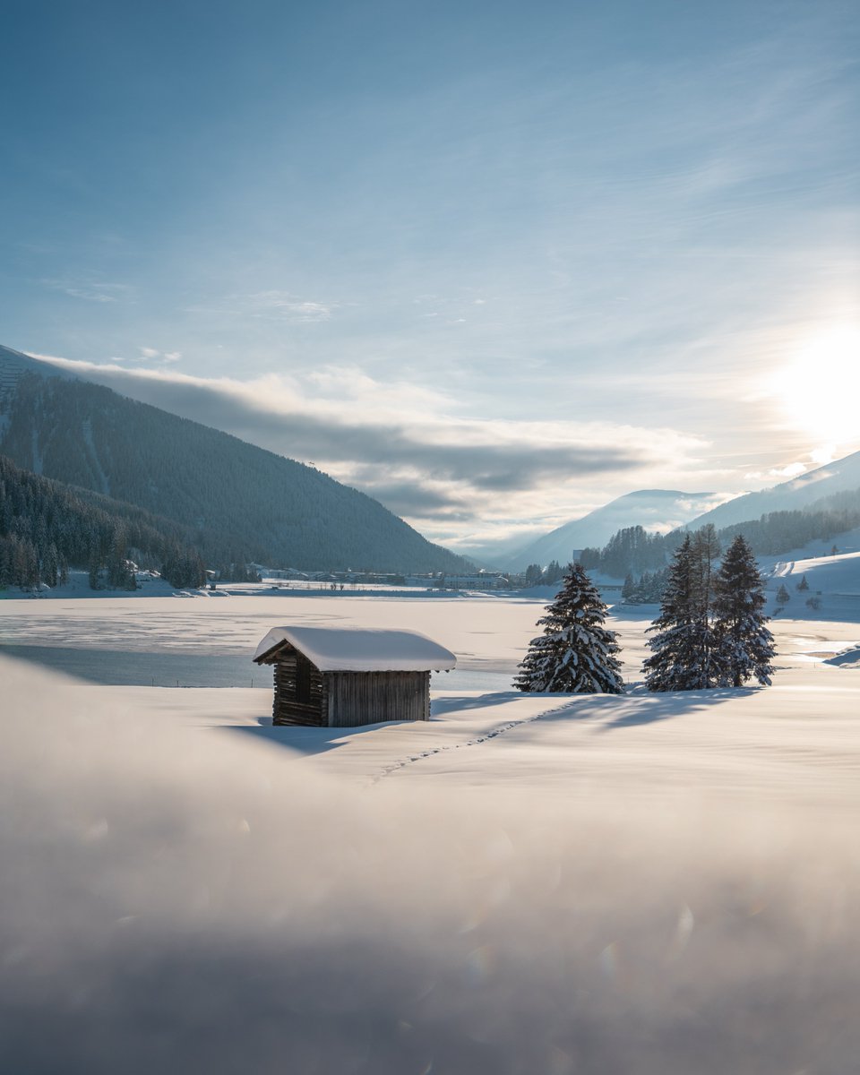 We extend a warm welcome to all WEF participants and wish everyone a successful and enjoyable time with us in the Destination Davos Klosters. 💛💙#DavosKlosters #Davos #WEF24