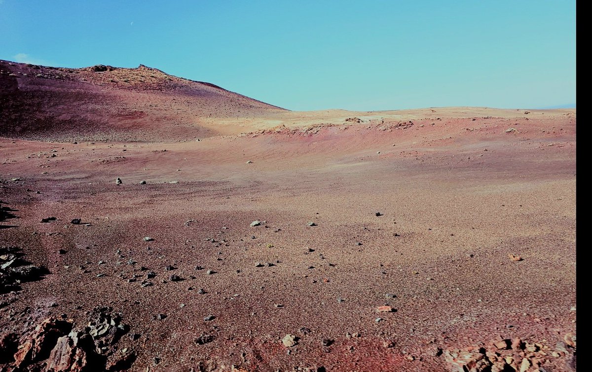 PhilPinfold's tweet photo. @ThePlanetaryGuy Reminds me of my recent fabulous Jet2 holiday to Lanzarote. 🌋 (Piccy of Fire Mountain).
Chuck in O2, scrub the CO2, add a bit of water, 1 bar air pressure, and @jet2tweets will hopefully head there next summer. 😉
#IfOnly
#ImReadyForThis https://t.co/9ZCVFLMxC7