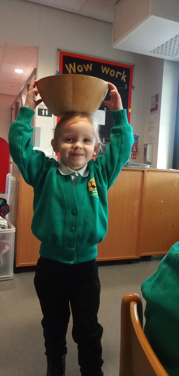 gcpfs1's tweet image. The children have loved this weeks story Handa's Surprise by Eileen Browne and have enjoyed retelling the story with the masks and the fruit bowl. They have also printed some fruits for the baskets. @PrimaryGreat #gcpliteracy #gcpart