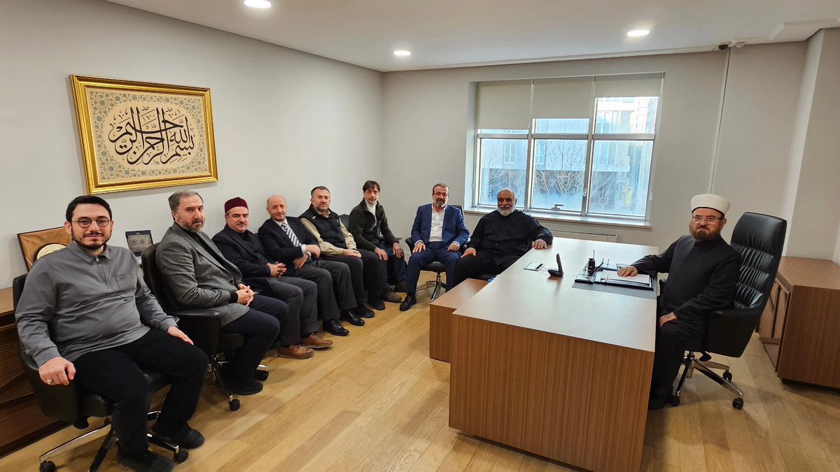 umaddernegi's tweet photo. Bu ziyaret; başta Sn. Mahir Ünal olmak üzere, Suriye Müftüsü Usame Rifai, İHH Başkanı Bülent Yıldırım ve birçok değerli zât ve alimin katılımıyla gerçekleşmiştir. https://t.co/UOPcAKk2AK