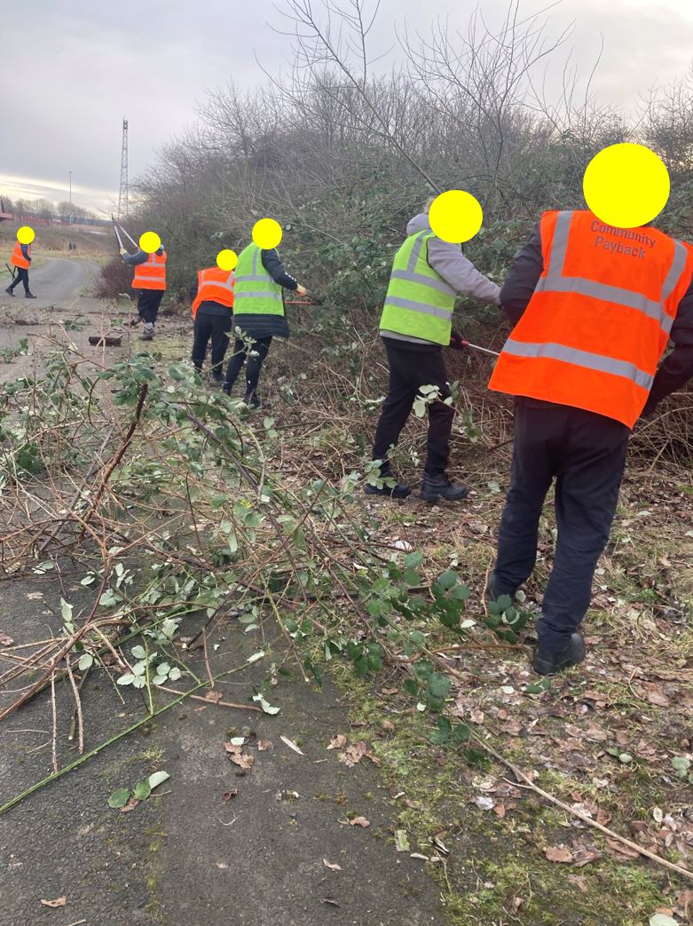 NEPS_Payback's tweet photo. What an amazing difference people on Probation have made at Newport Bridge! 

Great work, well done to all involved 👏

#CommunityPayback #ProbationNorthEast https://t.co/LwKf4YlAmb