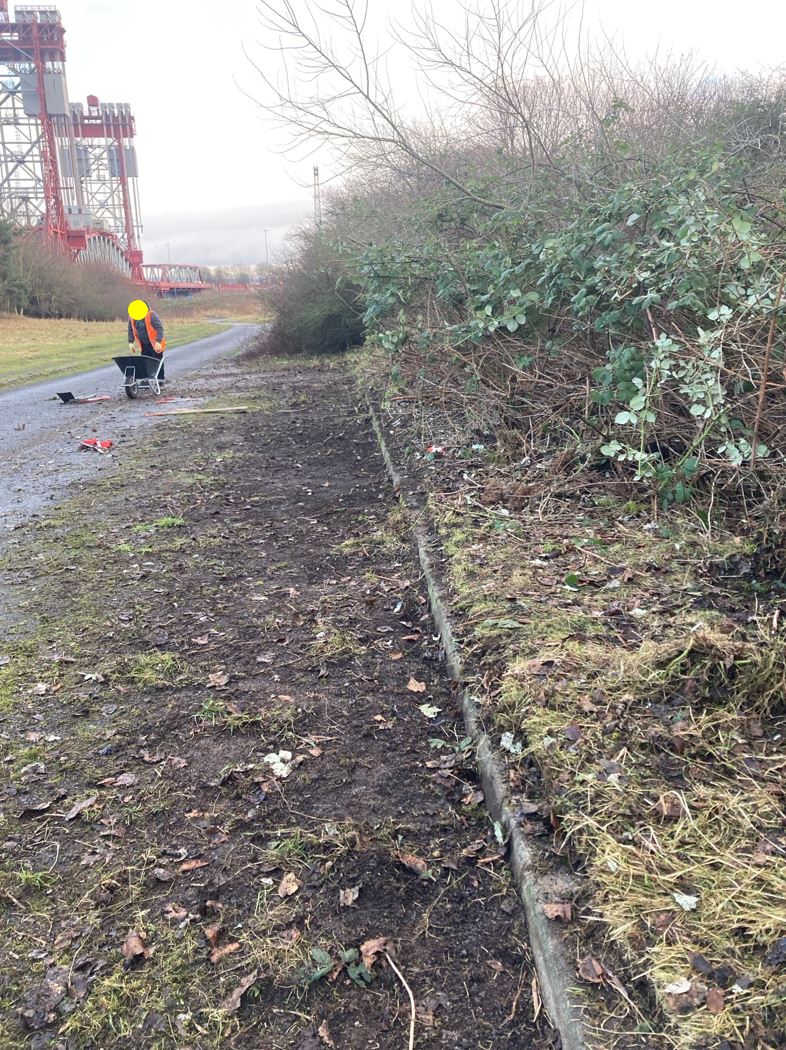 NEPS_Payback's tweet photo. What an amazing difference people on Probation have made at Newport Bridge! 

Great work, well done to all involved 👏

#CommunityPayback #ProbationNorthEast https://t.co/LwKf4YlAmb