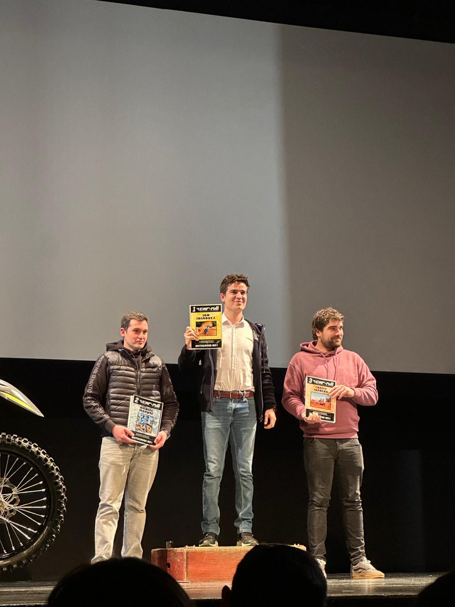 Jon Idiakez, Euskadiko txapelduna 🏆
#motocross

👉Entrega de trofeos de la Federación Vasca de motociclismo en Elgoibar. 

<a href="/idiakez_900/">Jon</a>