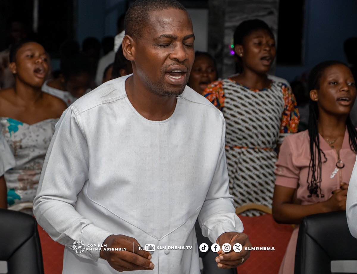 copklmrhema's tweet photo. Genesis 24:26 Then the servant bowed his head and prayed
#SundayService #31stnight  #placeofprayer #copklmrhema #PossessingTheNation https://t.co/qNMfQF2e5G