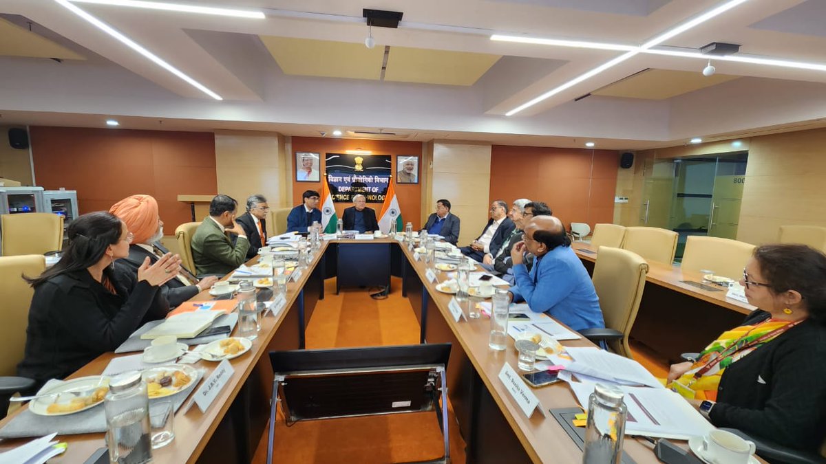 karandi65's tweet photo. The 1st meeting of Mission Governing Board (MGB) of National Quantum Mission (NQM) was held under the chairmanship of Dr. @AjaiChowdhry, Founder @hcltech. Implementation strategy of the Mission & crucial timelines were finalised.

NQM approved by the Union Cabinet on 19th April 2023 for implementation by @IndiaDST for a period of eight years for seeding , nurturing & scaling scientific and industrial R&D and creating a vibrant & innovative ecosystem in Quantum Technology (QT), is expected to setup four mission hubs in Quantum Computing, Quantum Communication, Quantum Sensing & Metrology and Quantum Materials & Devices, which will essentially be consortia of academia, R&D labs, and industry. The Call for Proposals will be released on 20th January.

Prof. @AjaySoodIISc, @PrinSciAdvGoI, @DrVKSaraswat49, Member @NITIAayog, Dr Samir K Kamat, Secretary DD R&D & Chairman @DRDO_India, Dr Rajat Moona, Director @iitgn representatives from Department of Space, @DAEIndia, @GoI_MeitY, @DoT_India, Dept of Expenditure along with several DST officials attended the meeting.