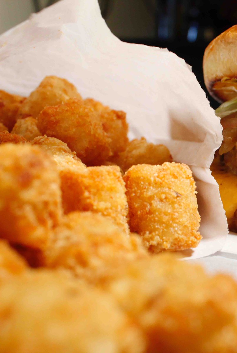 #PennyForYourTots 💭🤔 .1¢ baskets of tater tots #TODAY and every Tuesday 🤤 keep ‘em classic 👉 or load them up 🤘