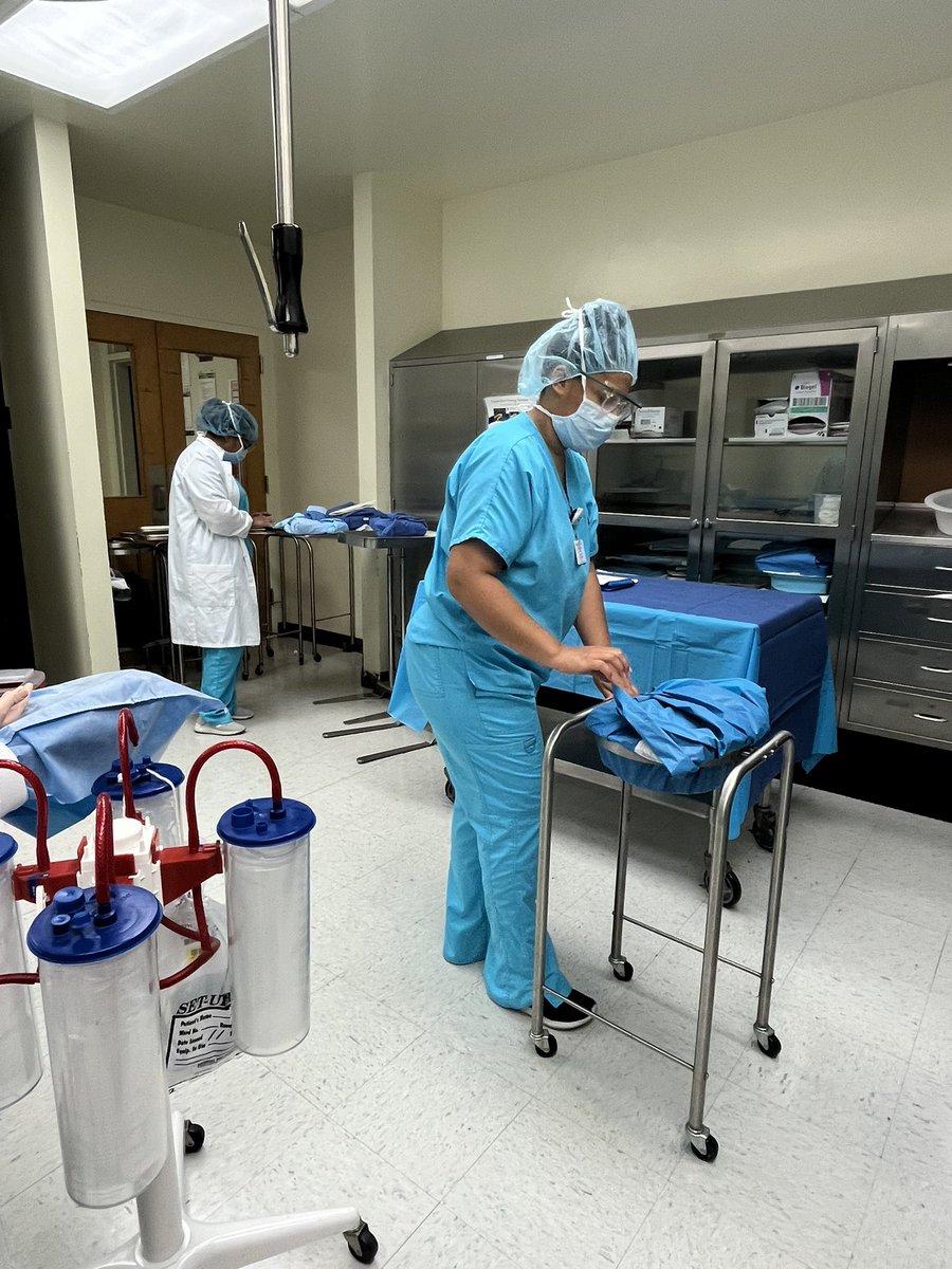 Sheridan_Tech's tweet image. 👀A sneak peek at our #SurgicalTechnology students practicing prepping the operating room. #SheridanTech #handsontraining #CTE #operatingroom 😷