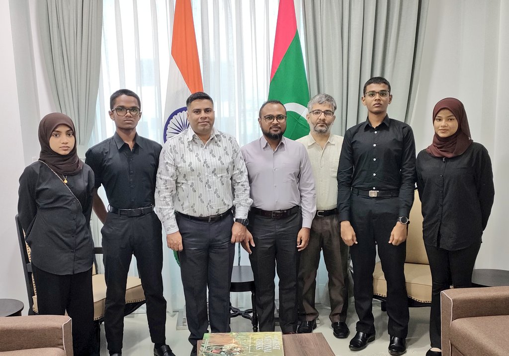 Best wishes to @MNCC_Official 🇲🇻  cadets traveling to India to participate in #RepublicDay2024 🇮🇳. Cadets to participate in Republic Day Parade besides visiting Delhi, Jaipur, Agra as well as meeting senior dignitaries.