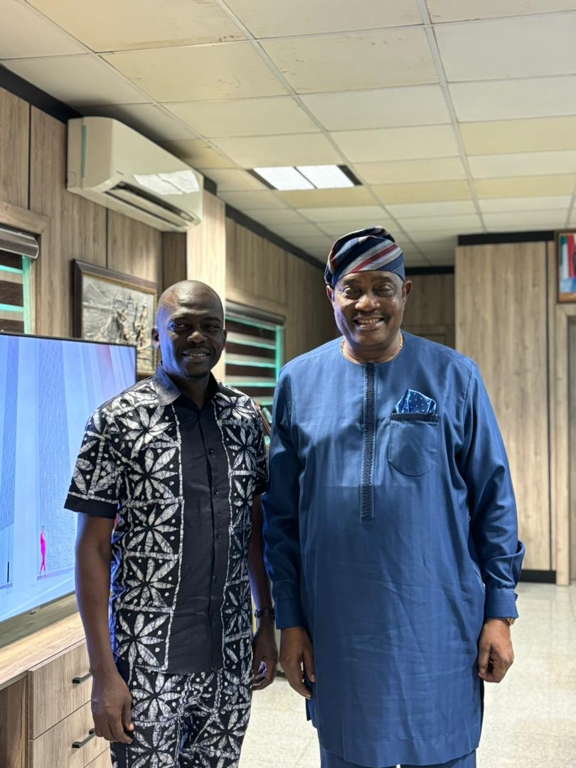 cleenfoundation's tweet photo. Earlier today, we visited the Chairman, Police Service Commission, Dr. Solomon Arase, to discuss collaborative initiatives, due to the pivotal role they play in achieving police reform in Nigeria. One of the engagements we hope to work around is regulation restructuring. #Abuja https://t.co/BKCmk6yIoW