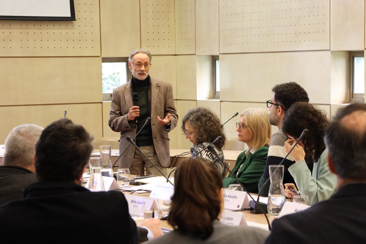 cretus_usc's tweet photo. 🗣️Intervenciones de @SebVillasante, @saraglezgarcia y #JMSabucedo para presentar los proyectos estratégicos y la investigación de CRETUS en la amplia área de "Impacto Socio-Económico y Ambiental" @EqualSeaLab @biogroup_usc #COSOYPA https://t.co/xhxKTVk3GK