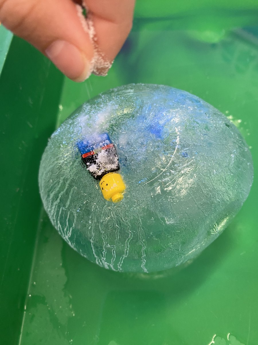 Year 2 launch their ICE topic. The children were given a mission to complete: rescue a Lego polar explorer from the ice. They observed the ice closely and used food colouring to see the structure more clearly before using salt to dissolve the ice. #chandlingschampionsinnovation