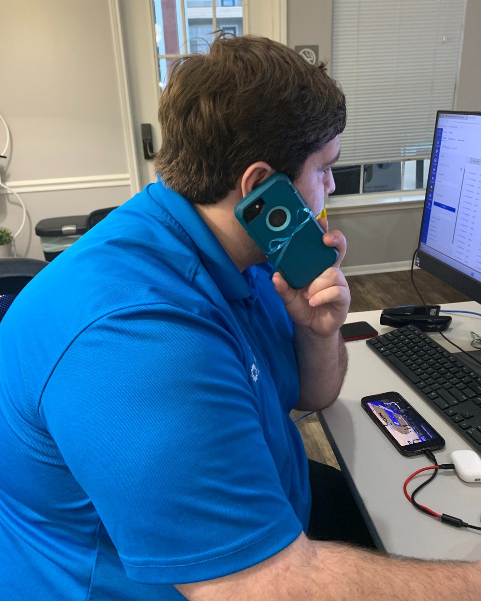 PrivateerPlace's tweet photo. Our RA, Ryan is in the office ready to help you with all of your leasing needs.  Give us a call today!😎 

#PrivateerOlace #UNO #XULA https://t.co/RelEOf18ga