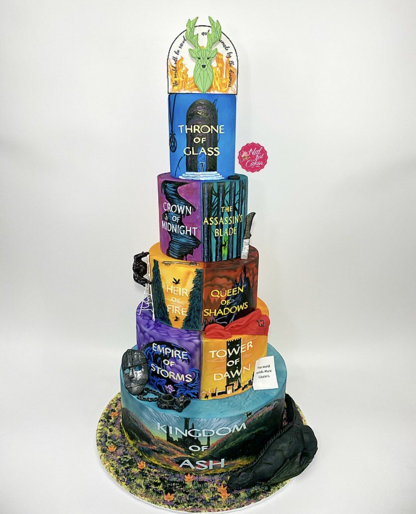 natjustcakes's tweet photo. I finally made a Throne of Glass tribute cake to complete the Maas cake trifecta!  (I still can’t believe I made that 🫠😆)

Original book art by Jim Tierney 

#throneofglass #cake #tributecake #books #bookstagram #booktok #booklover #cakedecorator #booktwt #fyp #sjm #sarahjmaas https://t.co/TTMSUaVbrM