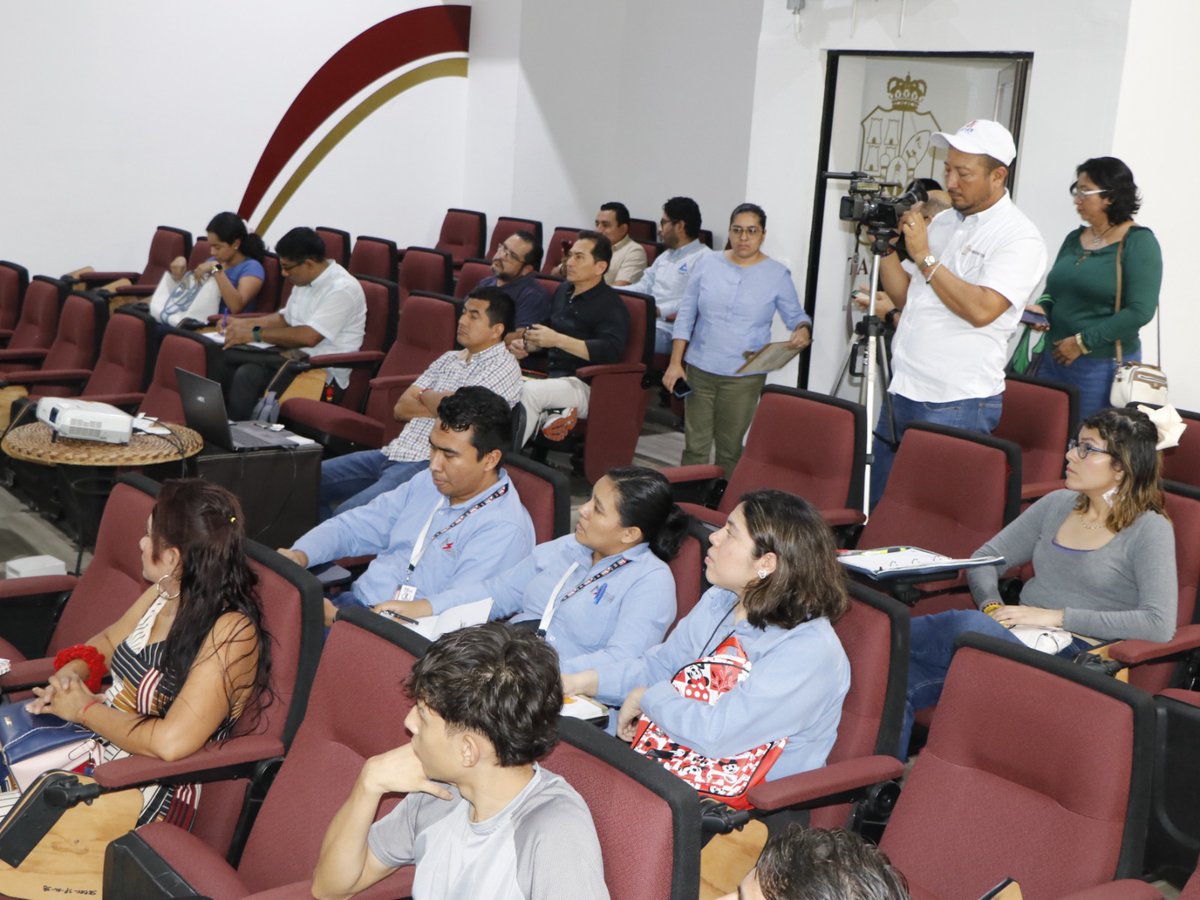 SEDEC_Tab's tweet photo. #SEDECinforma | El día de ayer, se llevó a cabo el taller "Manda tus productos a todo México con Mercado Envíos", donde se presentó a los asistentes como utilizar la plataforma de @Mercadolibre para sus #negocios.🎯
#Emprendedores #VentaEnLinea #Comercializacion #EsenciaTabasco https://t.co/SMfheeHd3M