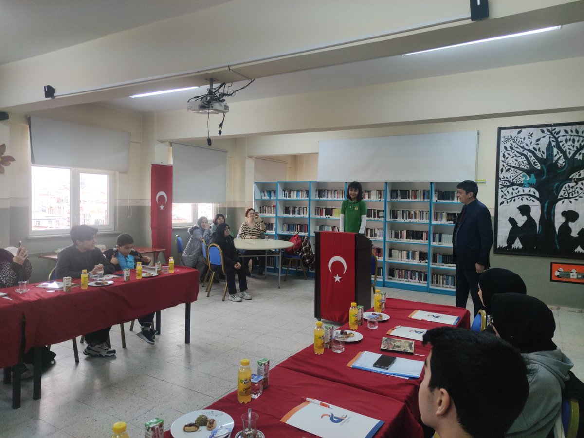 #Güngören İlçe Öğrenci Meclisi'nin ilk toplantısı, Kaymakam Abdullah KÜÇÜK'ün  katılımı ve İlçe Meclis Başkanı  Abdülsamet DAĞ'ın başkanlığında gerçekleştirildi. 

İlçe Öğrenci Meclis Başkanımız ve değerli öğrencilerimizin  proje ve fikirleri değerlendirildi.