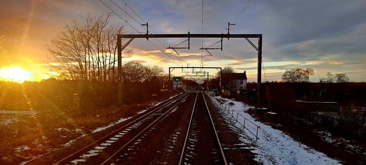 Guard_Amos's tweet photo. Today's main view from the @northernassist #mobileoffice comes from Astley Level Crossing on the Liverpool and Manchester Railway or better known as #ChatMoss on the #OldestIntercityMainline in the world https://t.co/qEfJTc1cwC