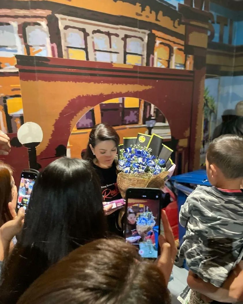 AustriaGeronimo's tweet photo. RoadTrip Premiere Night 
Thankyou so much  @minavillarroel we love you 🥹💙 https://t.co/Gs2WQrhMnW