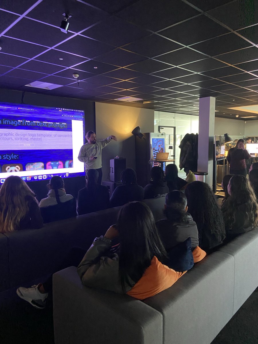 TracyPowell tweet media