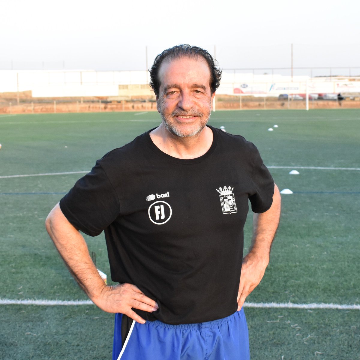 CDJTamarite's tweet photo. 𝑭𝑬𝑳𝑰𝑿 𝑱𝑰𝑴𝑬́𝑵𝑬𝒁 - 🥇Premio GOLSMEDIA 2023.

Felix Jiménez García se alza con el  premio GOLSMEDIA al mejor entrenador en la Tercera Federación Grupo XVII. 

Un merecido reconocimiento a su impresionante trayectoria y dedicación en el fútbol.

¡Felicidades Félix!👏🥇 https://t.co/aoBQ7y9nhl