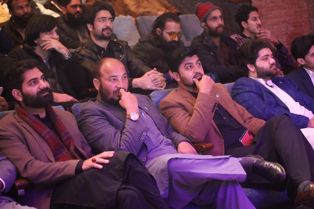 shakoor_sujra's tweet photo. اسلام آباد:
قلب پاکستان  کی  جانب  سے منعقد ایوارڈ شو میں شرکت
جس میں اسلام آباد کی سیاسی اور سماجی  شخصیات  سے ملاقات ہوئی۔
اور مختلف  شعبہ  زندگی سے  منسلک لوگوں کو ایوارڈ  دیے گیے
جس میں  پاکستان نظریاتی پارٹی کا ایوارڈ مرکزی جوائنٹ سیکٹری عبد الشکور سُجرا کو دیا گِیا- https://t.co/wPhsIxBH6O