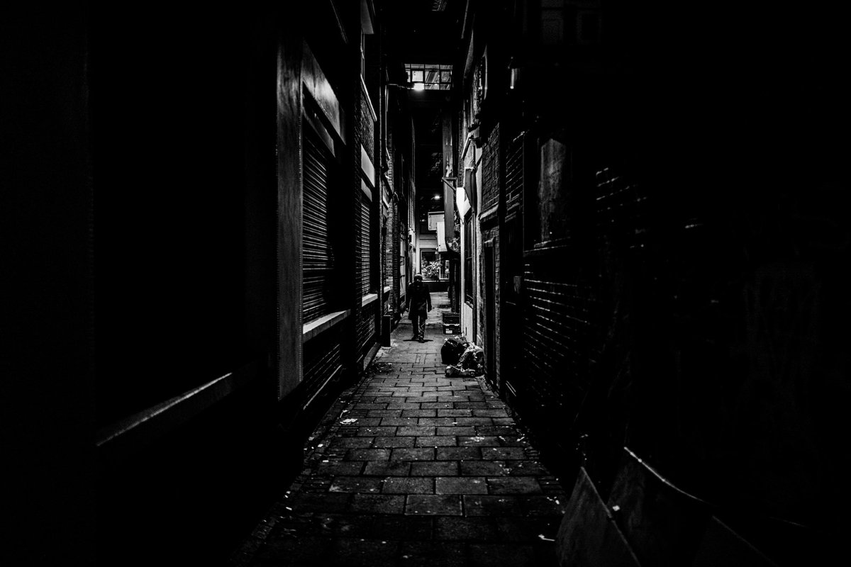 “Dark Alley”

Would you dare enter……?

#streetphotography #streetphotographer #street #darkalley #london #leica