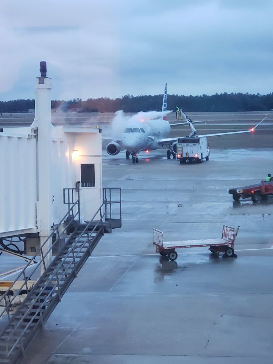 Boarding a flight in the deep South - has to be deiced to travel in this winter weather. I'm grateful for our coalition members. Airline crews (and every one) benefits from the vast knowledge of our pilots. #experiencematters #faareauthorization #mentorship
 #raisethepilotage