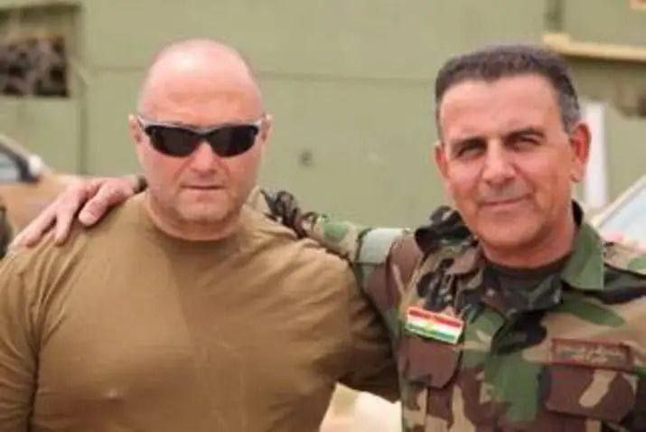 SomayehFarsIran's tweet photo. Fotos do treinamento de grupos terroristas por oficiais do Mossad em um local que foi alvo de mísseis balísticos iranianos na noite passada. https://t.co/QrpPFHYNtO