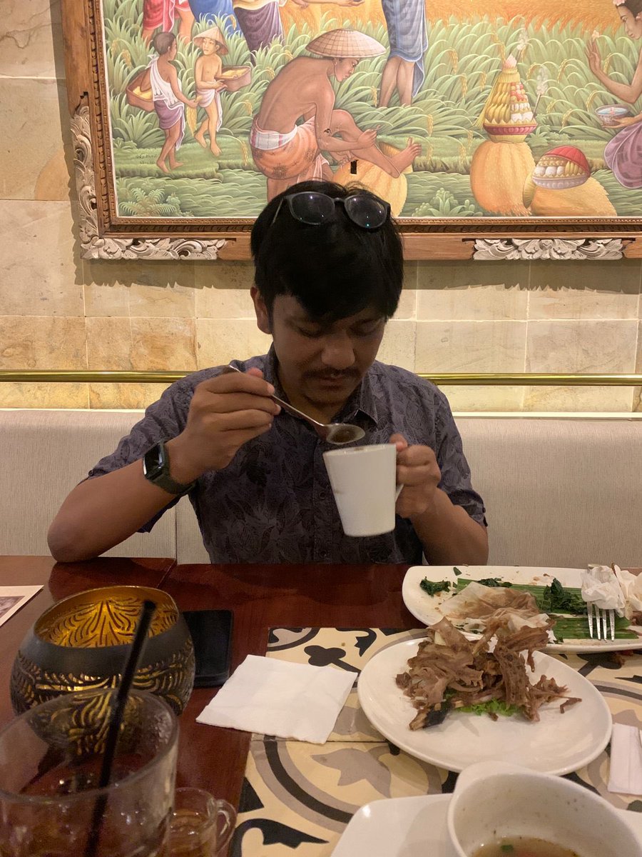 asrooy's tweet photo. Hari ini dimulai dengan kabar yang kurang mengenakkan. Namun apa daya namanya duka gak ada yang bsa merencanakan bukan! Cuma gue sedikit lega karna lu udh gak sakit lg. Gue sedih sih karna jdi kehilangan salah satu temen gue yg bisa ngomong tanpa filter. Take care ya! https://t.co/mMKW6TpU4X
