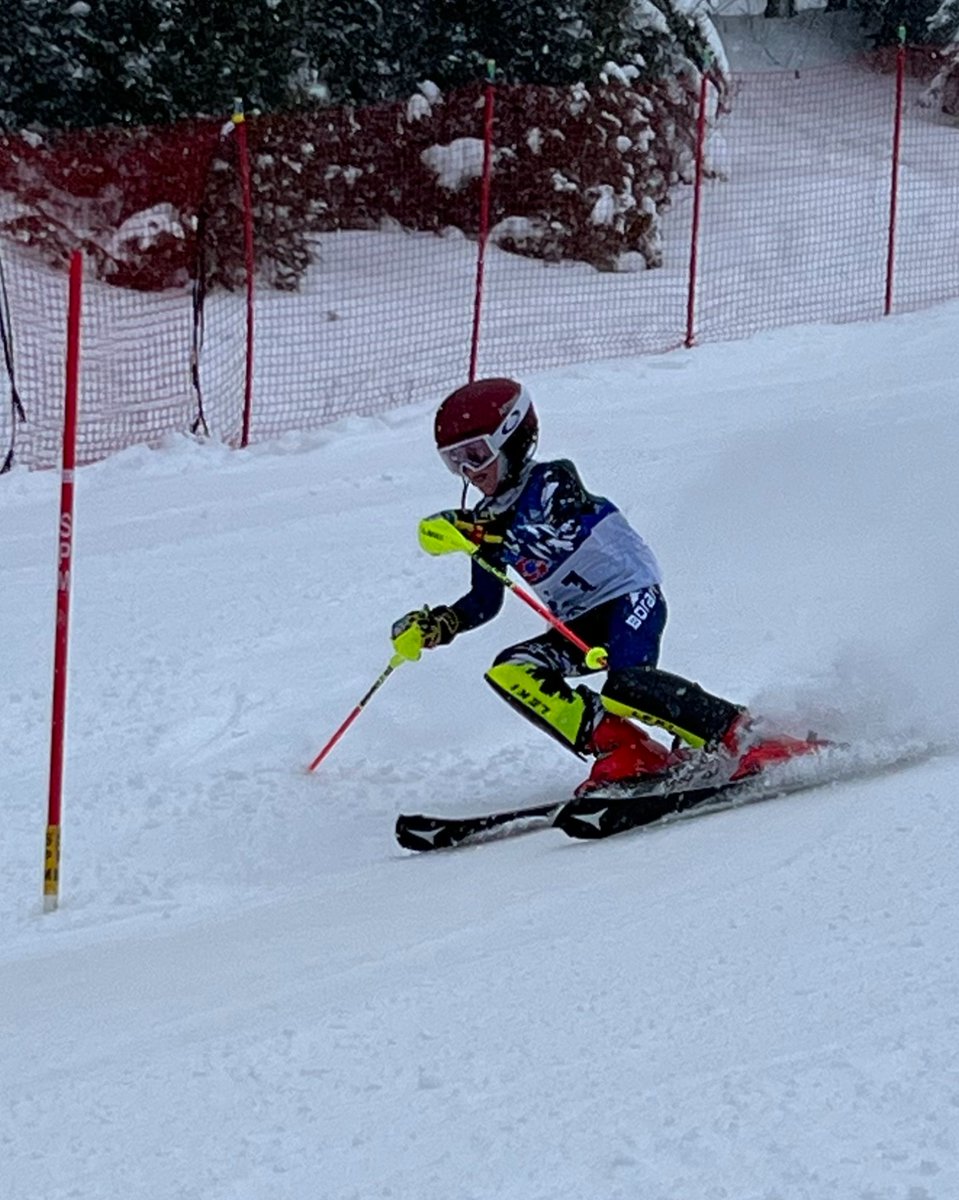 We just love seeing our Alpine race suits out in the wild! #alpineskiing #customracesuits #borahteamwear #skiracing #madeinwisconsin #madeinusa