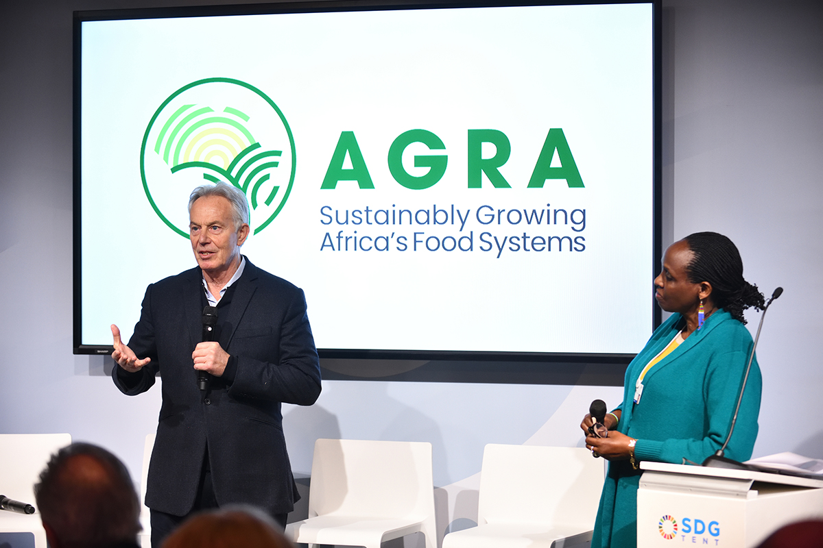 SDGTent's tweet photo. One thing no longer bears repeating on the role Africa's #foodsystems can play in climate resilience and food security. 

"On Africa, let's replace the talk about 'its potential' with talk about 'it's happening now'." 
- Tony Blair

Now is the time for sustainable transformation. https://t.co/LB2V1JG6iu