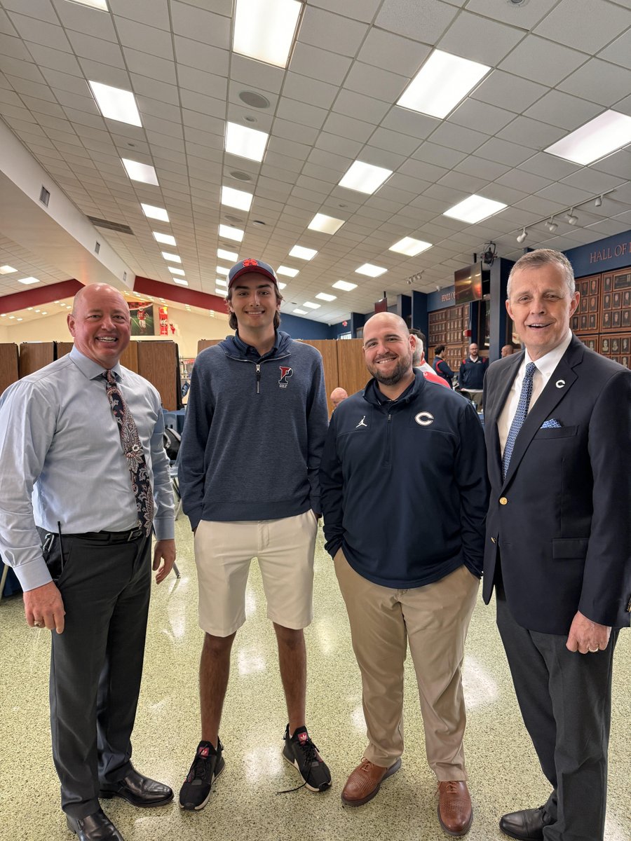 Columbus_Alumni's tweet photo. Max Fonseca '23 recently returned home from UPenn, diving into the world of finance at Wharton and showcasing his golf prowess! During his visit to campus, Max received a warm welcome from the Columbus family. We're cheering you on, Max! #CPride #Adelante https://t.co/rodrDJamJ9
