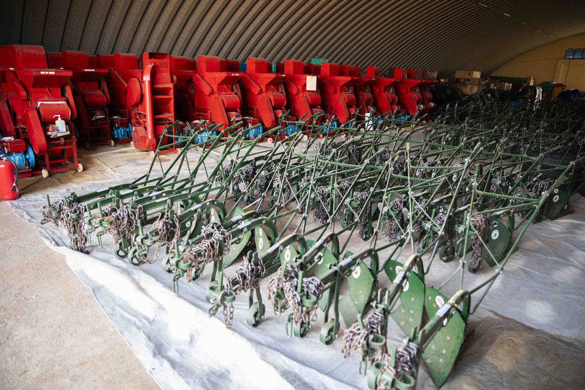 FAOSouthSudan's tweet photo. Looking ahead to the main season cultivation, our logistics teams at Juba Central Warehouse are conducting thorough inspections and inventory checks for inputs &amp; farming equipment to ensure only suitable items are distributed.

Planning in advance is key for a successful harvest. https://t.co/j9TepIOuBV
