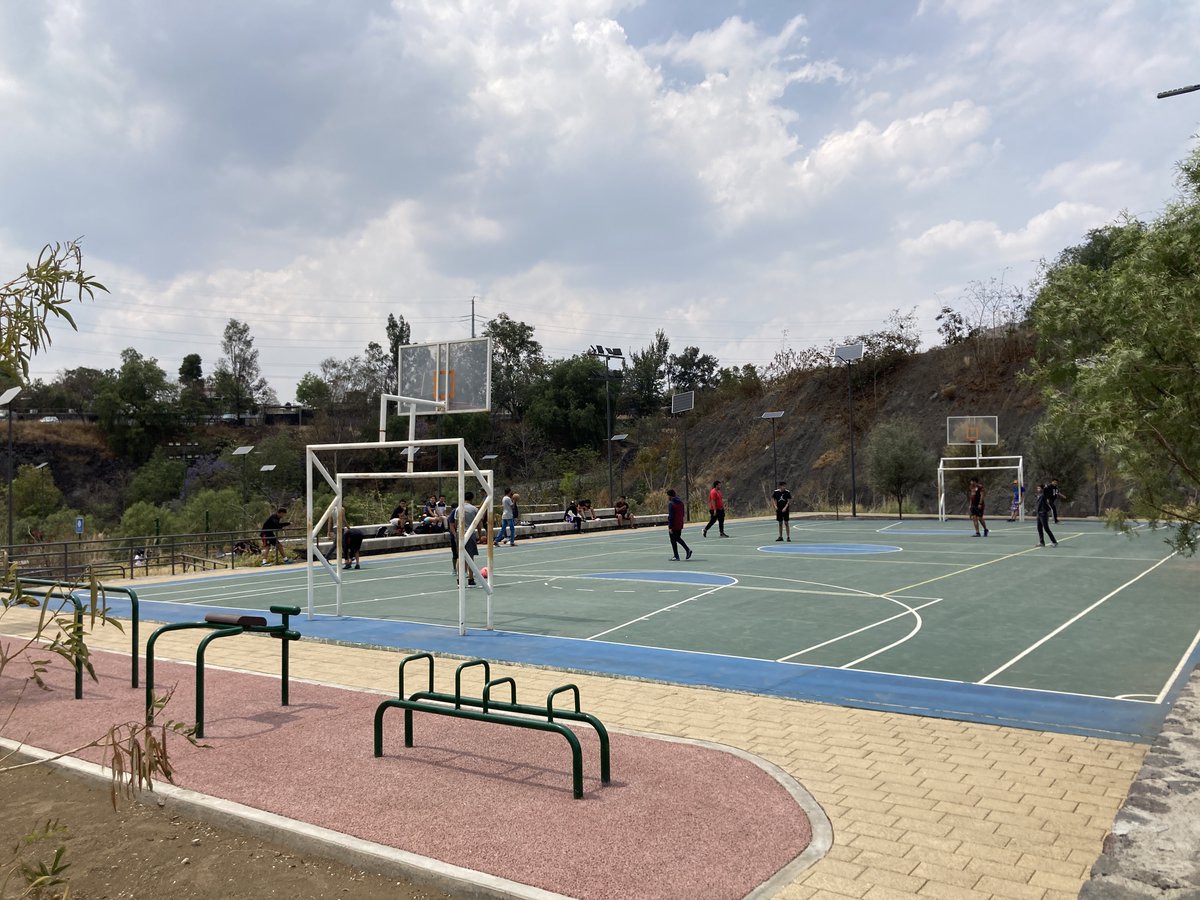 turismocdmx's tweet photo. En Parque Cantera disfrutarás de pista de correr, canchas deportivas, zona de juegos, área para mascotas y de picnic, y muchos espacios recreativos.🦮🏃🛝
Visita y consulta detalles en #MexicoCity: https://t.co/kLX23Vsb7I
¡Conoce los #ParquesCDMX! 😉 https://t.co/cemfXKXB3W