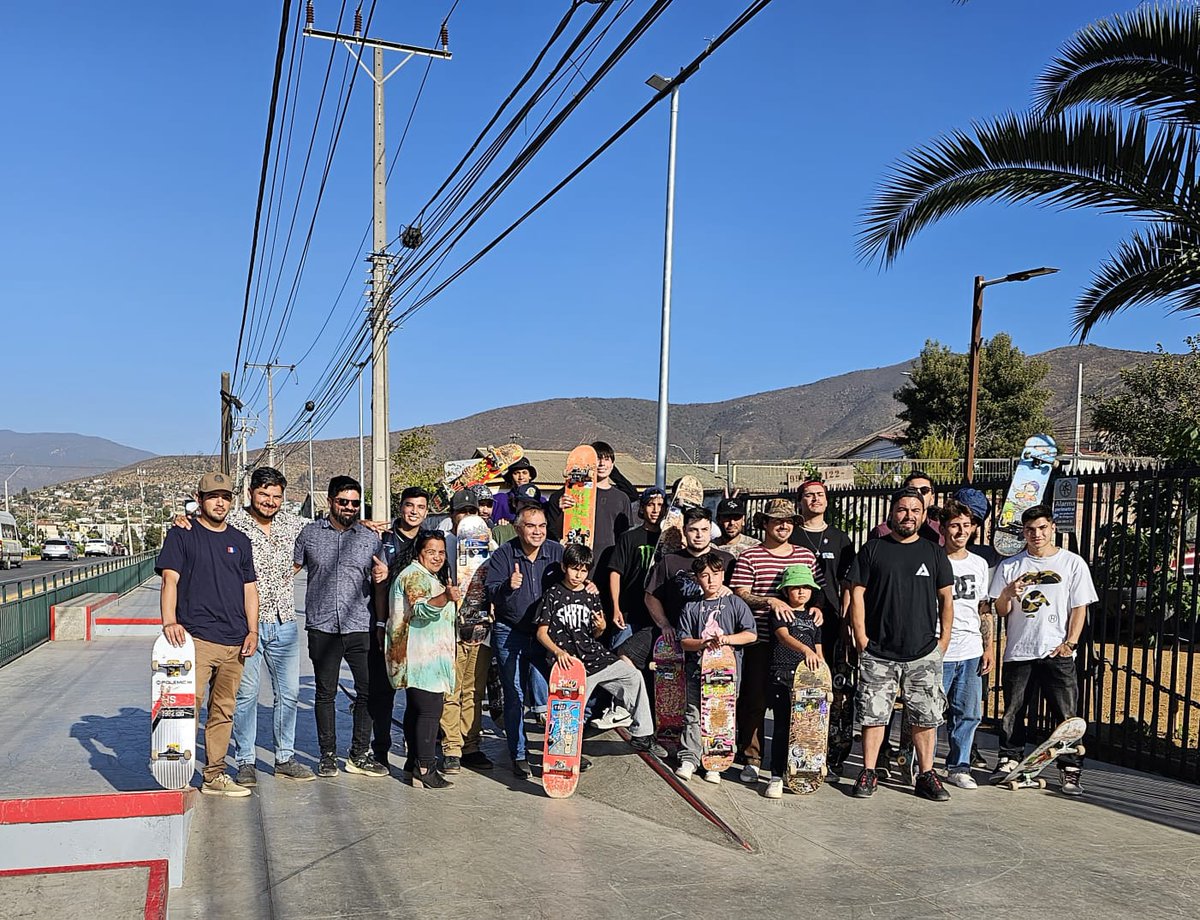 Delegación Presidencial Provincial de Petorca (@dpppetorca) on Twitter photo ➡️Participamos en la inauguración del nuevo Skatepark de la comuna de #LaLigua📌, un espacio público recuperado para el desarrollo de áreas verdes🌳 y de recreación, financiado por el <a href="/Minvu/">MINVU - Chile</a> con aporte de <a href="/laliguacl/">Municipalidad de La Ligua</a> #Seguimos <a href="/castillolimari/">Camilo Castillo</a> <a href="/luis_soto_perez/">Luis Soto Pérez</a> <a href="/Serviuvalpo/">Serviu Valparaíso</a> ➡️Participamos en la inauguración del nuevo Skatepark de la comuna de #LaLigua📌, un espacio público recuperado para el desarrollo de áreas verdes🌳 y de recreación, financiado por el <a href="/Minvu/">MINVU - Chile</a> con aporte de <a href="/laliguacl/">Municipalidad de La Ligua</a> #Seguimos <a href="/castillolimari/">Camilo Castillo</a> <a href="/luis_soto_perez/">Luis Soto Pérez</a> <a href="/Serviuvalpo/">Serviu Valparaíso</a>