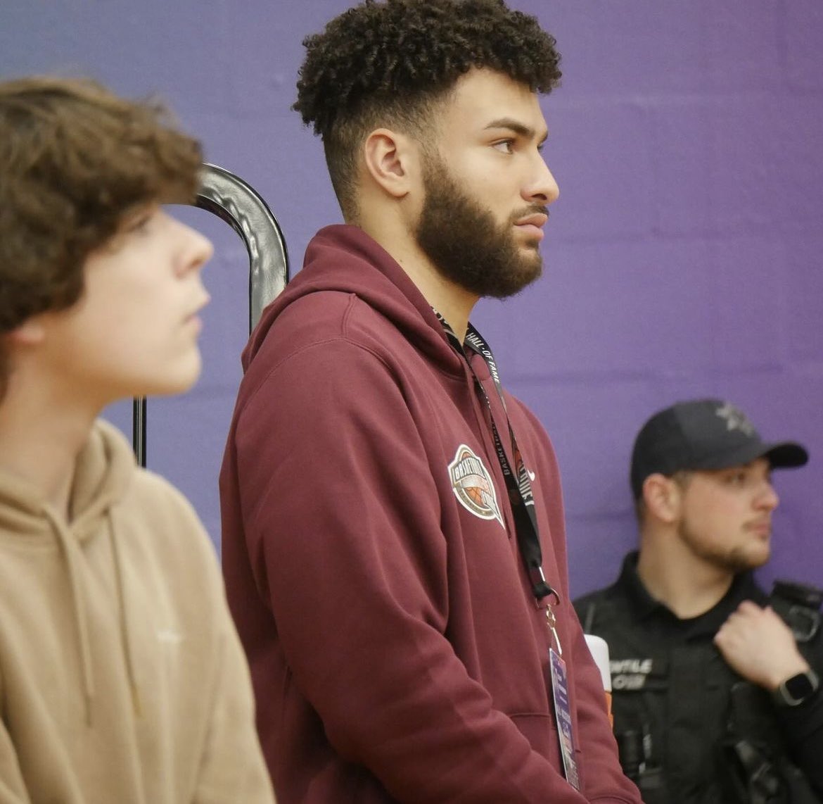_SCFootball's tweet photo. This past weekend some of our players had the opportunity to work with the @HoophallClassic ‼️ What an unbelievable experience provided for our students to help them gain experience so early on in their future endeavors at such a major sporting event‼️🔻 #WHYSC 

@Hoophall https://t.co/JCtm5HTDWr