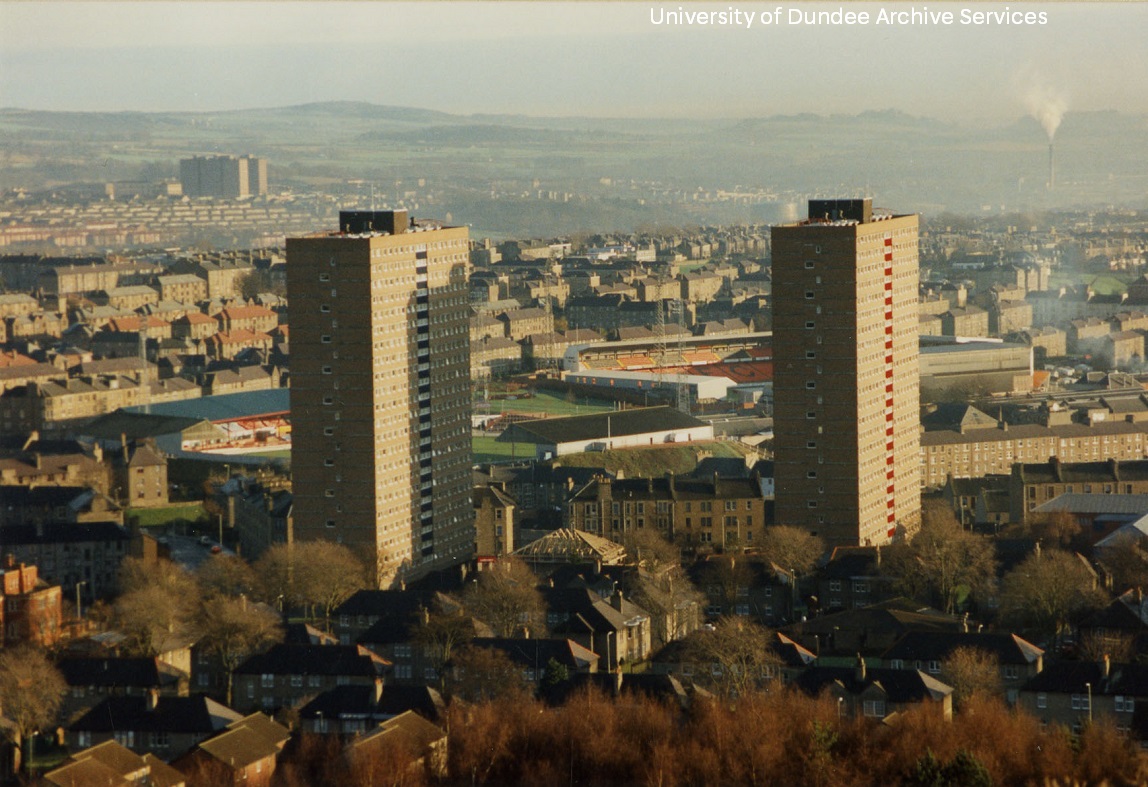 #ThrowbackThursday A 1990s view from #Dundee Law featuring 2 of the city's most famous multis Butterburn Court and Bucklemaker Court with Dens Park and Tannadice Park behind them #Archives #DundeeUniCulture