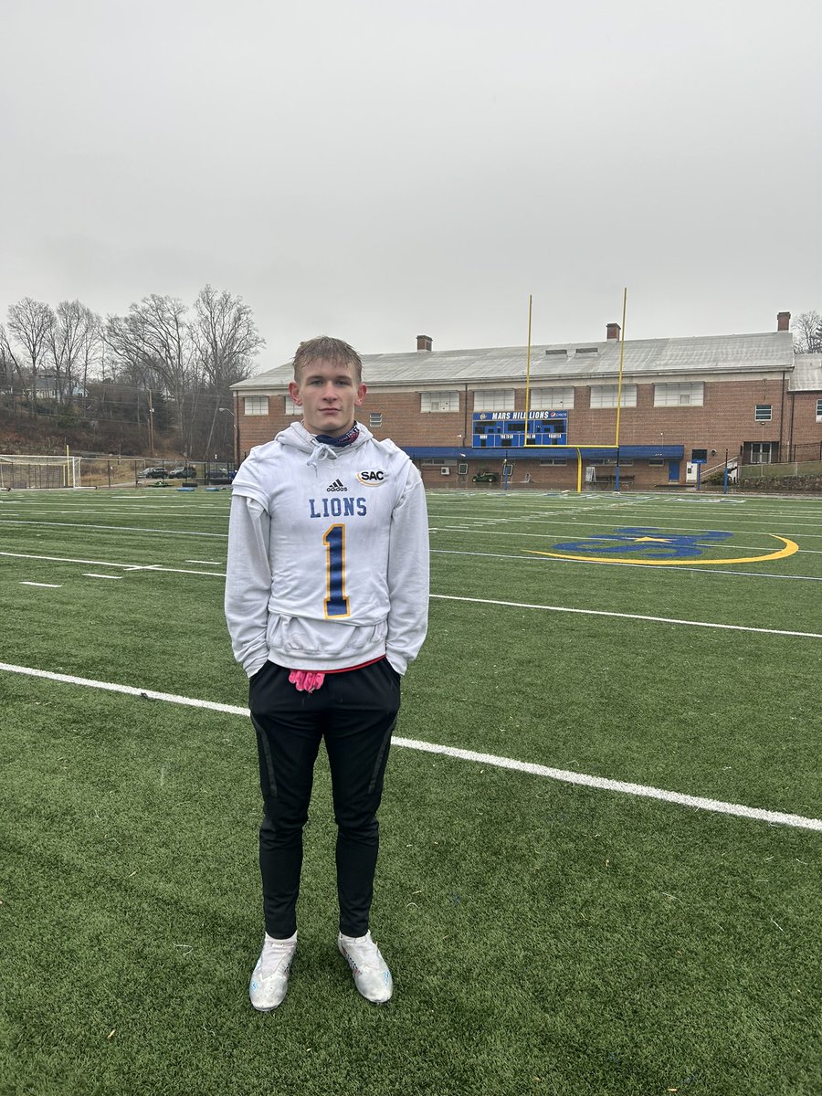 Great camp at <a href="/MarsHill_FB/">MHU Football</a> thank you <a href="/CoachBMoyers/">Brady Moyers</a> for the coaching tips