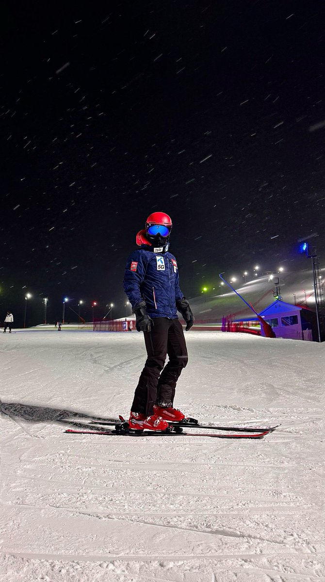 #ejder3200
#palandöken
#erzurum 
Gece kayağı 🌙❄️