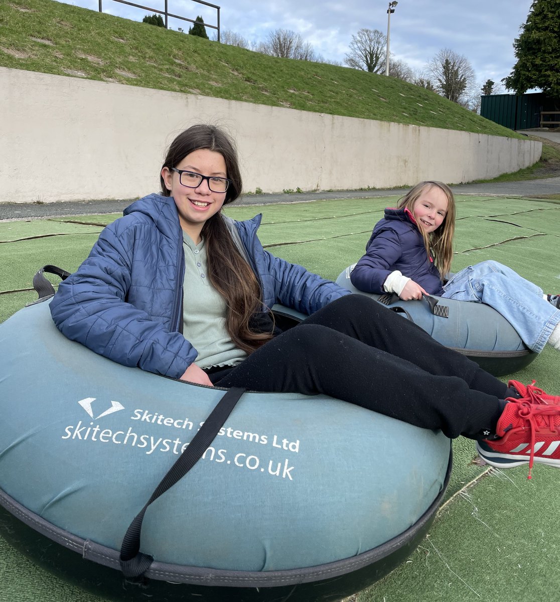 Mount_Kelly's tweet photo. Prep boarders had great fun tubing and tobogganing at the weekend! #mountkellyprepboarding #prepboarding #boardingschool #boardingschoollife #itstheclimb https://t.co/jlHqQcjAS9
