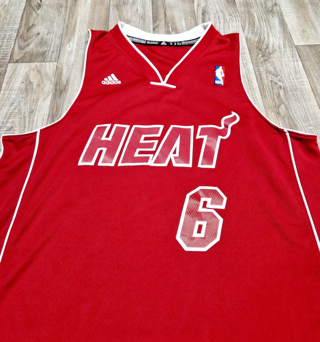 TTBSUK's tweet photo. The King James drop is really coming together now with lots of DEADSTOCK jerseys like the one above dropping this Friday at 6pm! π±
.
#nba #basketball #basketballstyle #nbajersey #nbastyle #nbafits #sportwearstyle #fanapparel #realjerseysforrealfans #basketballjersey #lebronjames https://t.co/1jWJkmEBrN