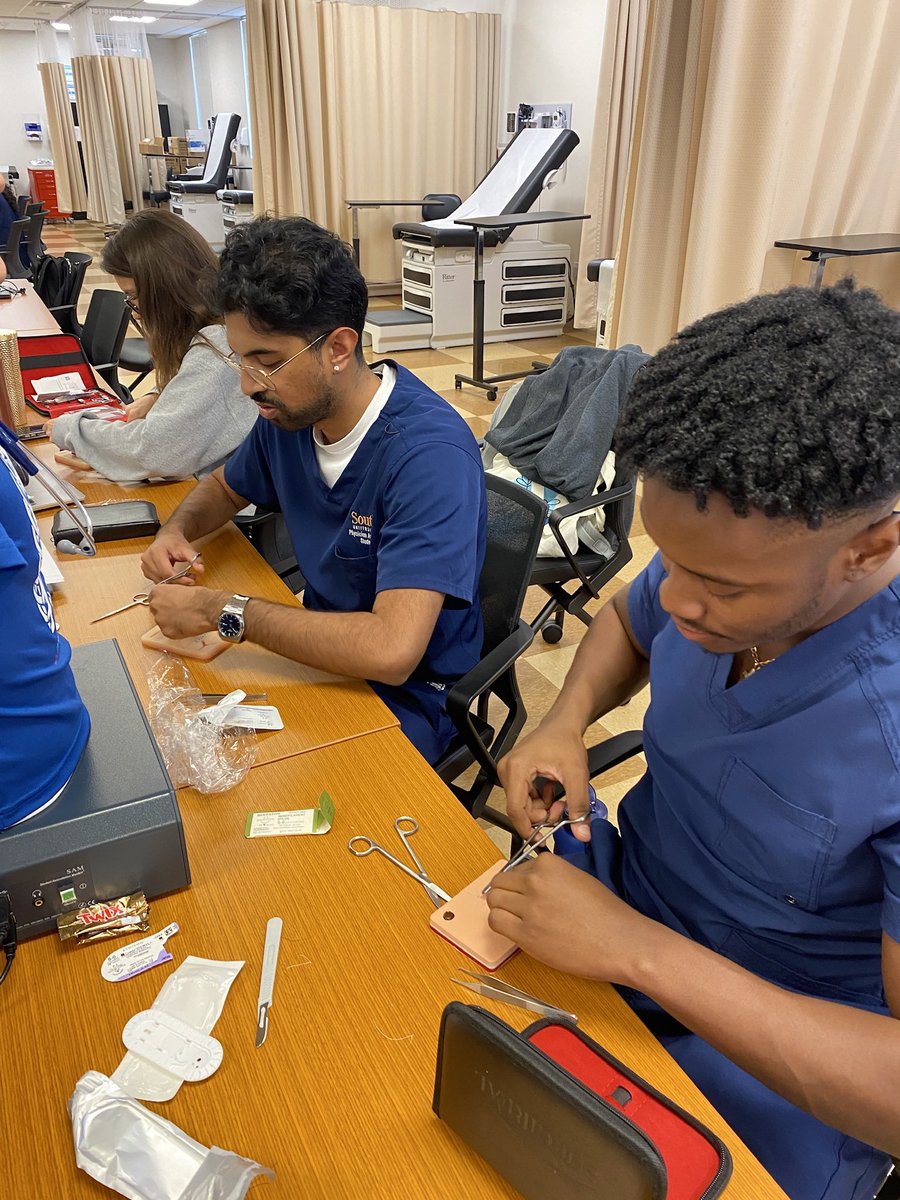 SouthU's tweet photo. 🪡 #SouthUniversity, West Palm Beach #PA students practice #suturing & stitching in class. 🥼
Interested in our PA Program? https://t.co/OTLiS5Asjs
#HandsOnLearning #PASchool #PracticeMakesPerfect #PAStudent #PhysicianAssistant #PhysicianAssociate #SuturePractice #Stitches https://t.co/IvTDoYkLbD