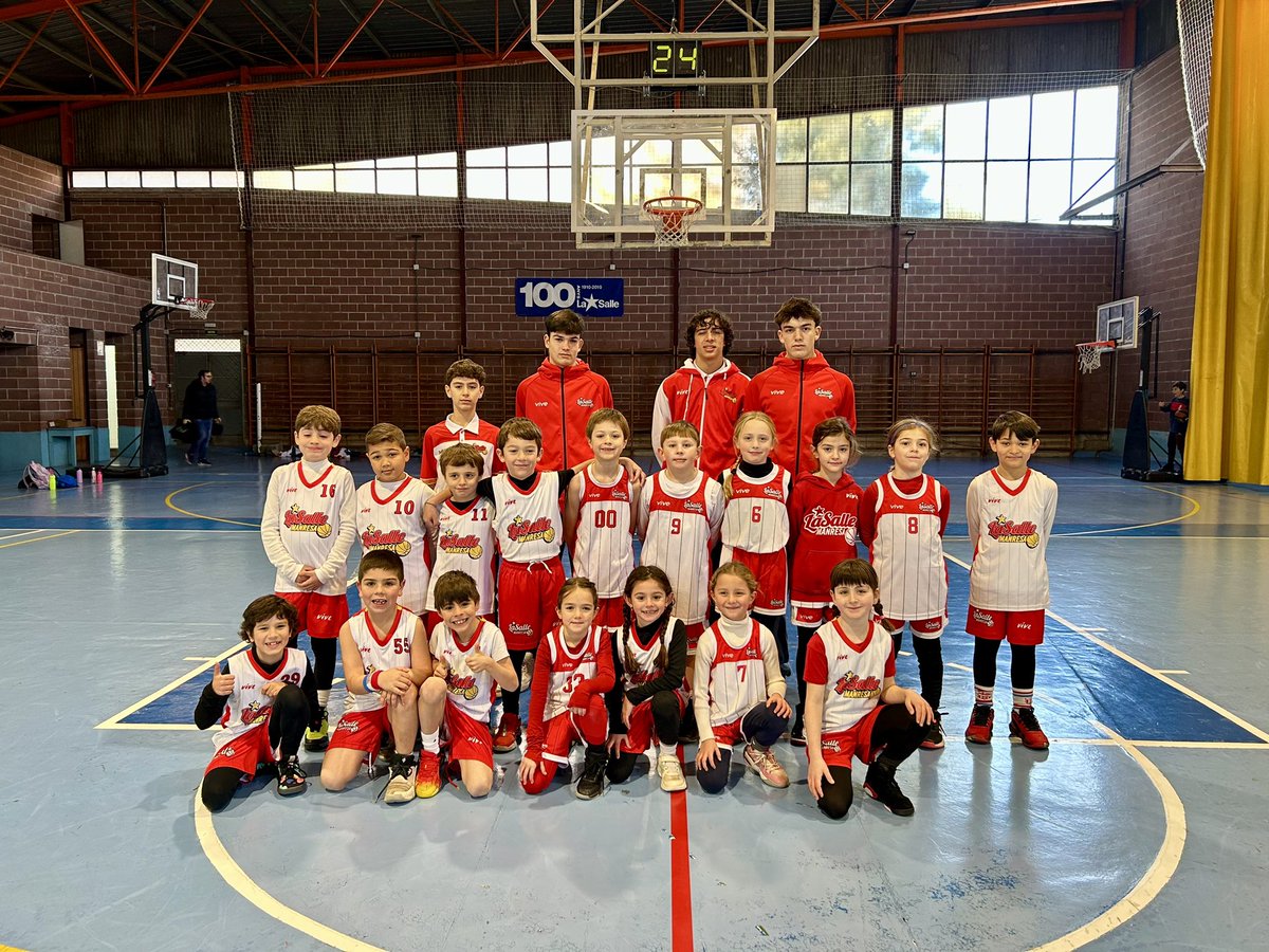 basquetsalle's tweet photo. 🔴⚪️ EQUIPS ESCOBOL

🏀😍 Els nostres equips d’Escobol van disputar aquest cap de setmana els seus primers partits d’aquest nou any

📈💪🏼 Ens encanta veure com els jugadors i jugadores gaudeixen del bàsquet i progressen cada dia!!! #somsalle https://t.co/55Gsja4qTj