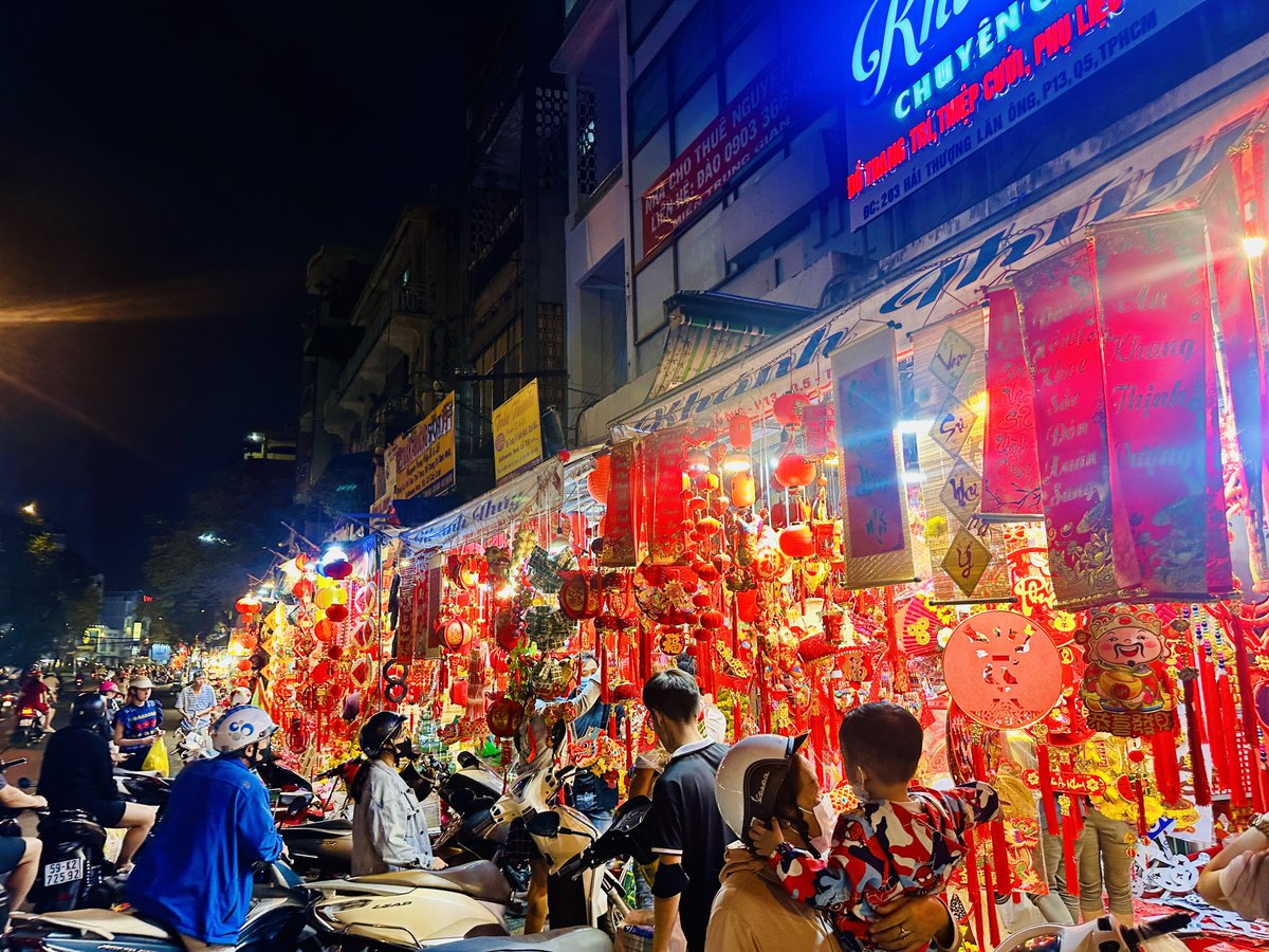 SandyZhang8x's tweet photo. Bạn chuẩn bị Tết Nguyên Đán 2024 tới đâu rồi??? #TetHoliday #Vietnamese #Saigon https://t.co/Z9yeuc3Stu